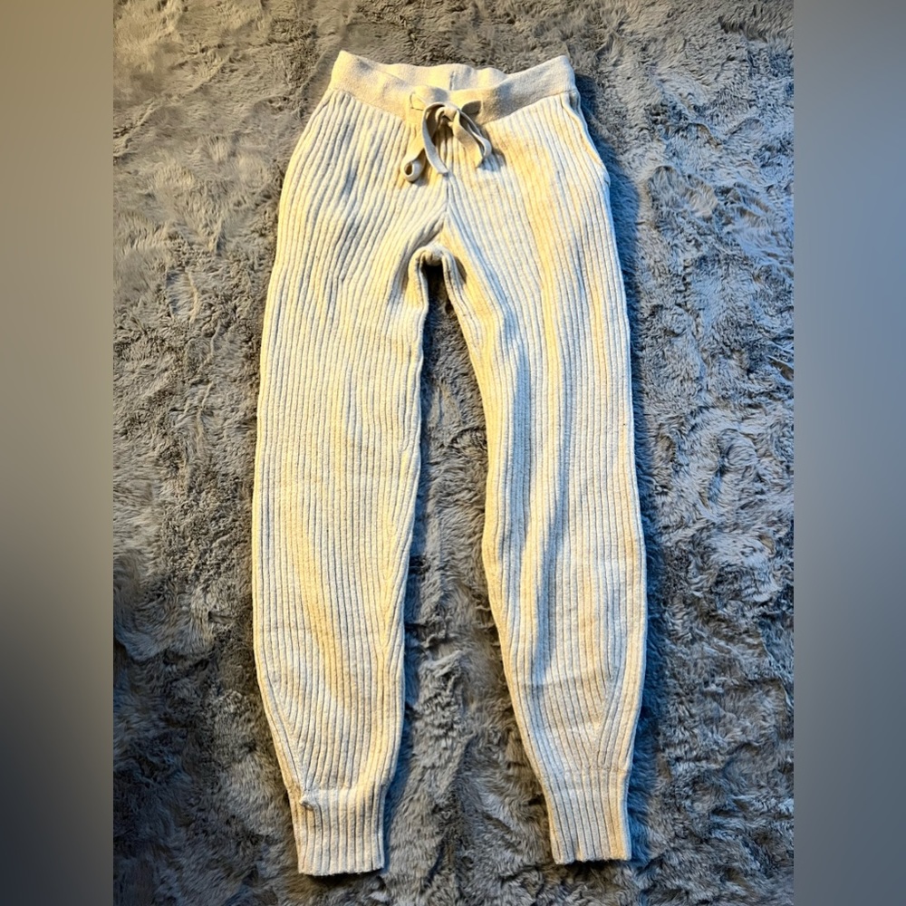 NWOT! Universal Thread Cream Sweater Knit Joggers